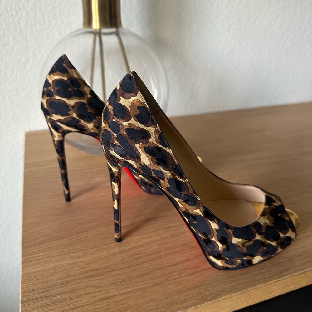 Christian Louboutins Silk Leopard Print Stiletto Peep toe Heels